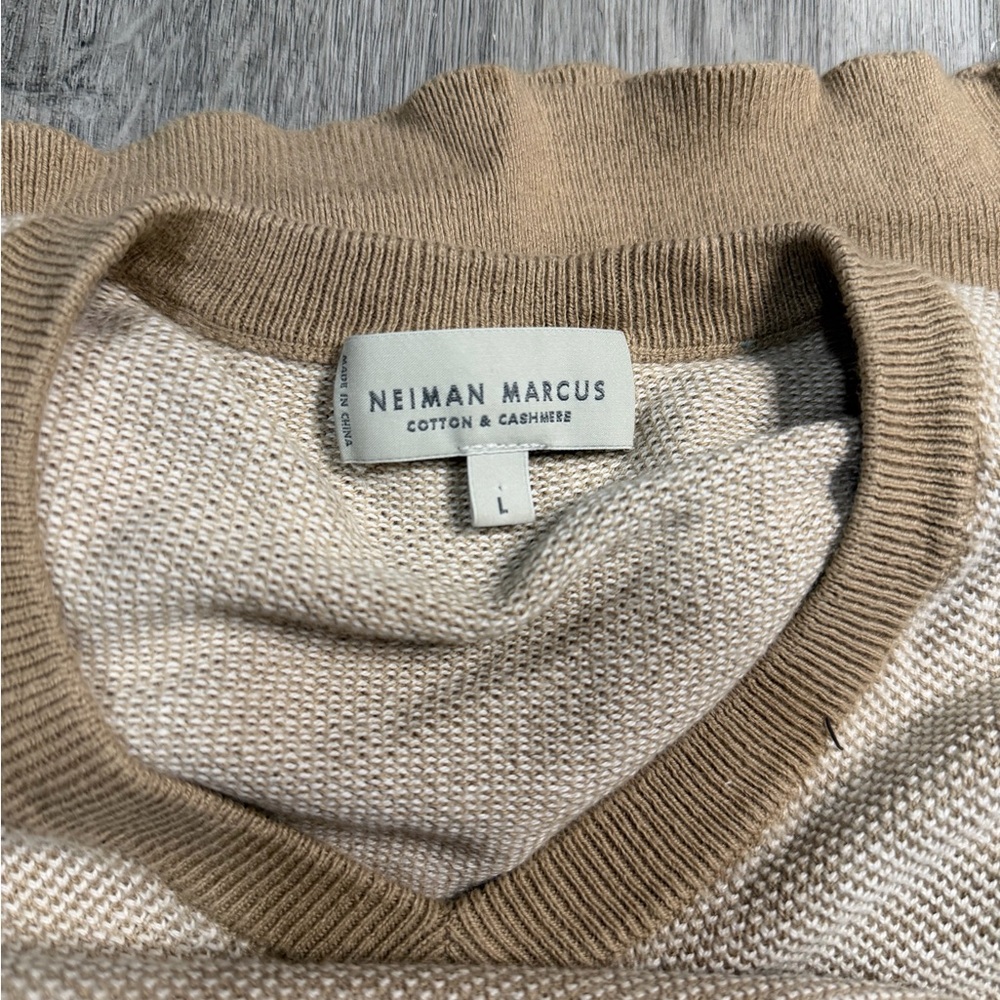 Neiman Marcus Cream and Tan V-Neck Sweater - Picture 3 of 5